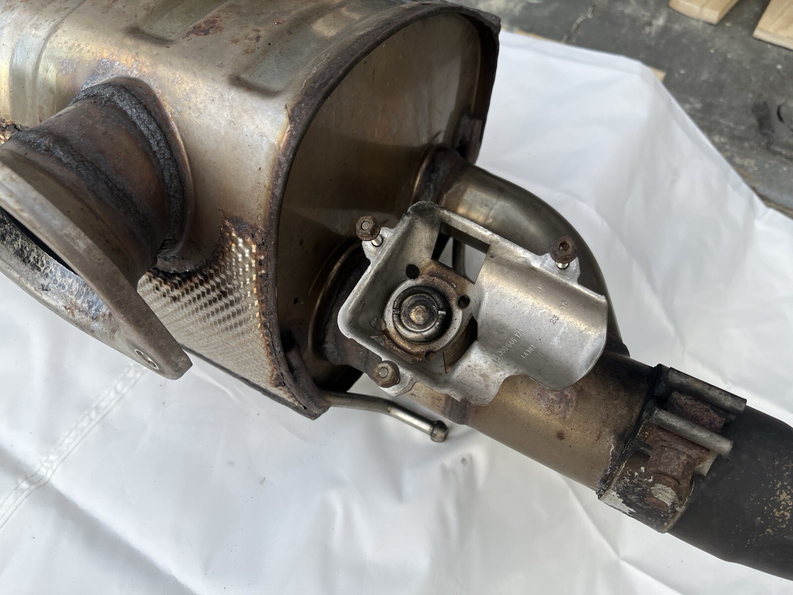 Aston Martin V8 Vantage Rear Muffler Exhaust System