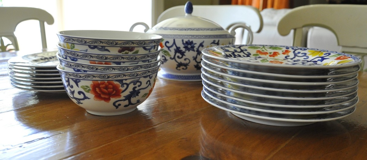 Ralph Lauren Mandarin Blue Porcelain China Dinnerware 16 pc Set