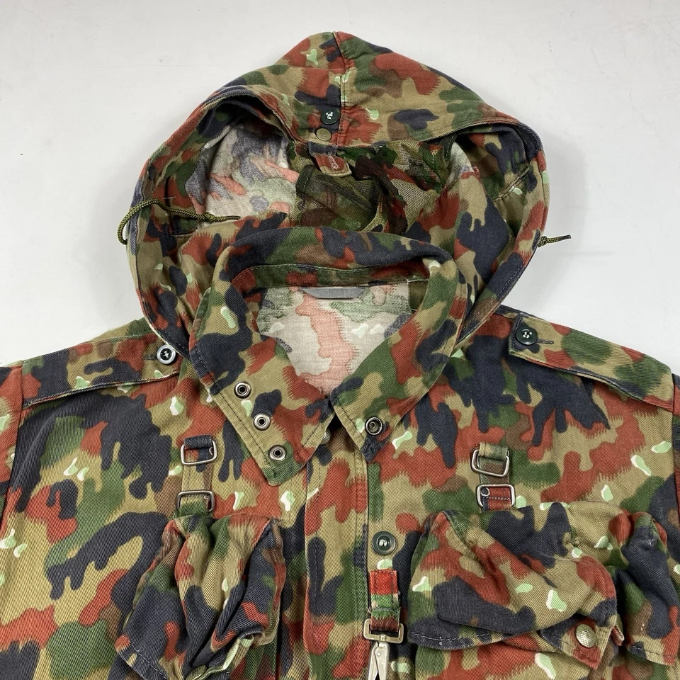 Chaqueta de francotirador vintage del ejército suizo de los años 70 Alpenflage camuflada M70 carga militar de campo Foto 2 de 4