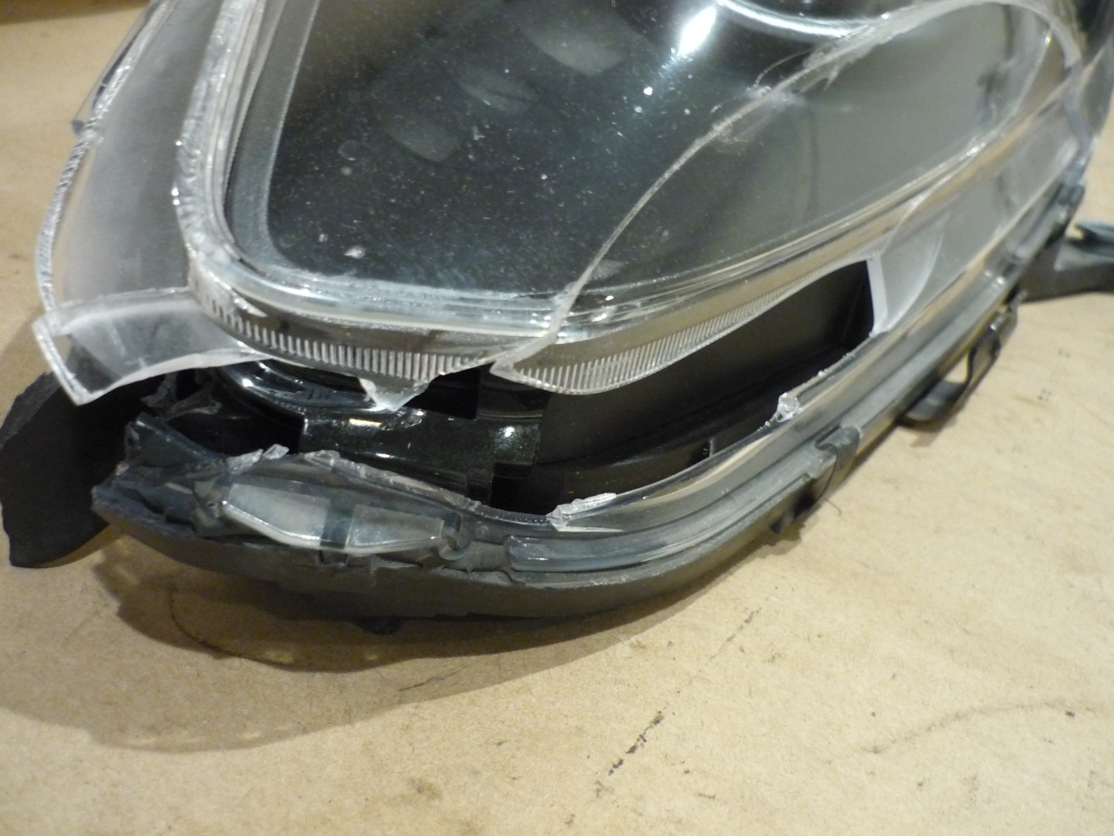 Ferrari California T - LH Headlight (Damaged) - P/N 321526