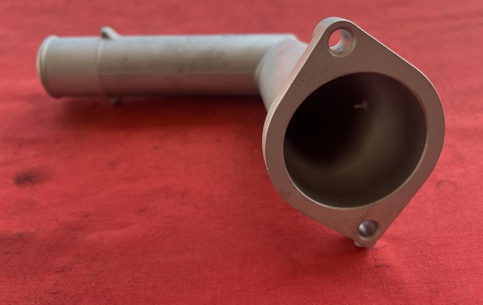 Toyota Rav Scion TC 2005-2011 motor 2,4 salida de refrigerante tubo de agua carcasa OEM Foto 3 de 4