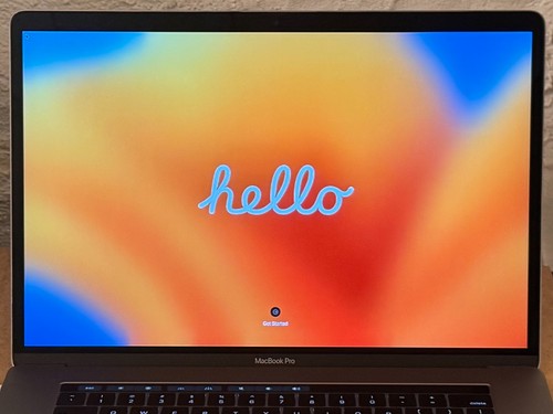 MacBook Pro (15-inch, 2017) - Space Gray