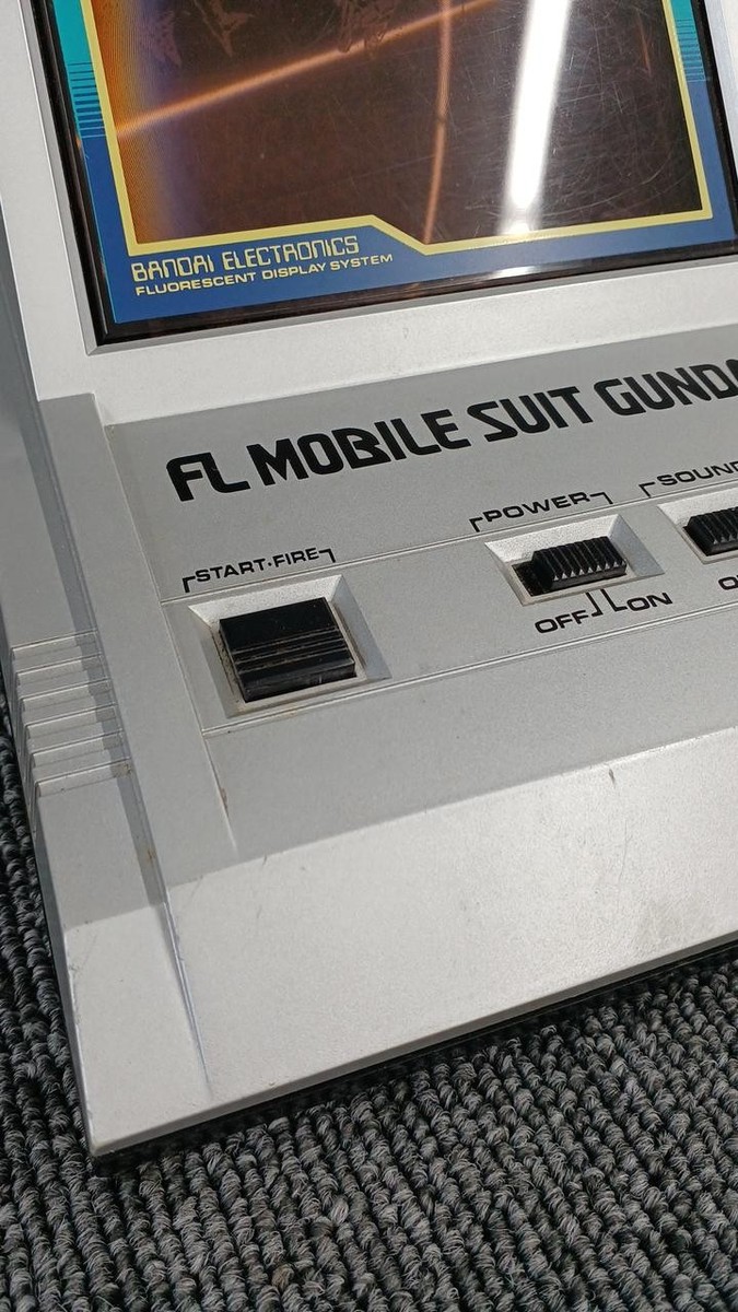 Bandai FL Mobile Suit Gundam LSI VFD Portable Game Vintage 1981