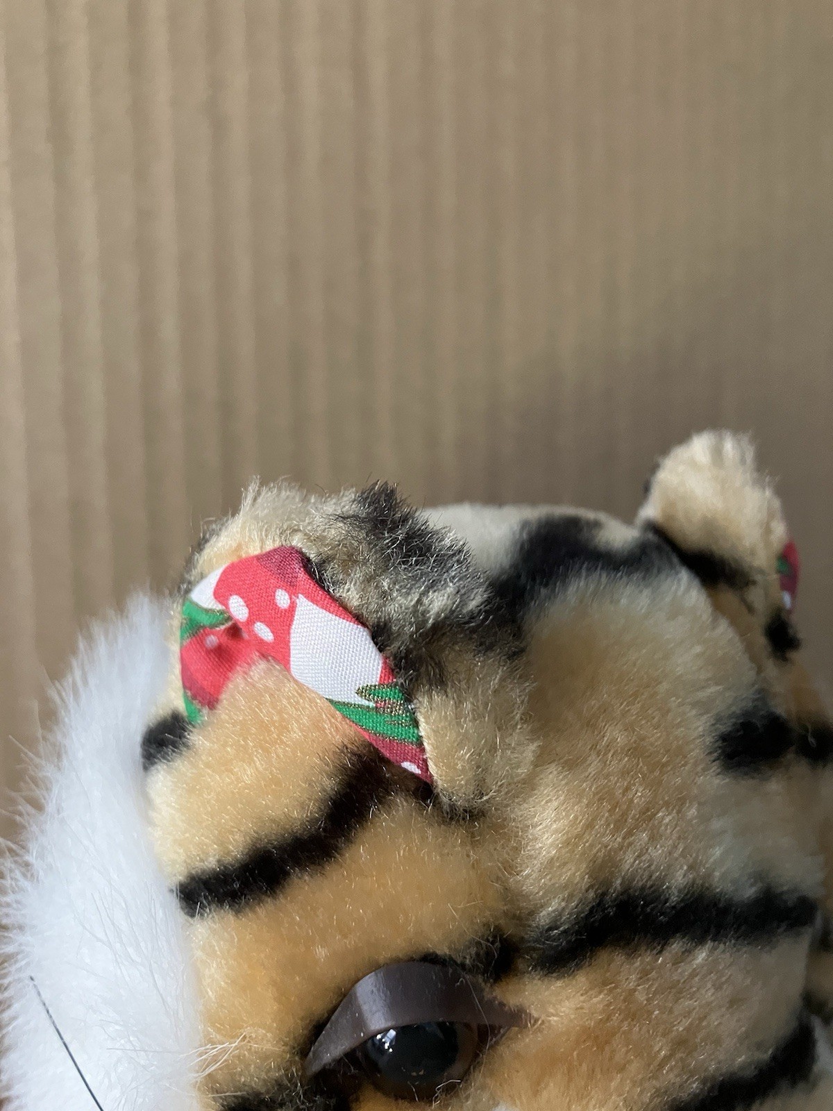 как выглядит Vintage Christmas Toy Plush Little Tiger Rare With Eye Lid ,design In USA-China фото