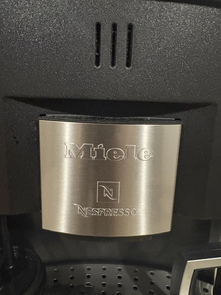 Miele CVA 6431 Nespresso Integrated Coffee Machine 2xCappuccinatore Jugs PERFECT - Image 4 of 4