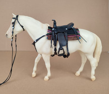 Breyer Tradi Modellpferd mit Westernsattel aus Leder Unikat