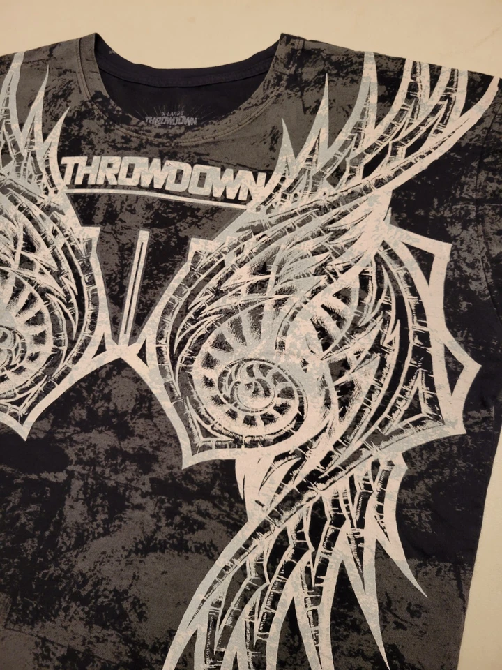 Camiseta Vintage Throwdown Hombres XL XLarge Negra Affliction Y2K Goth Wings Aop Foto 2 de 4