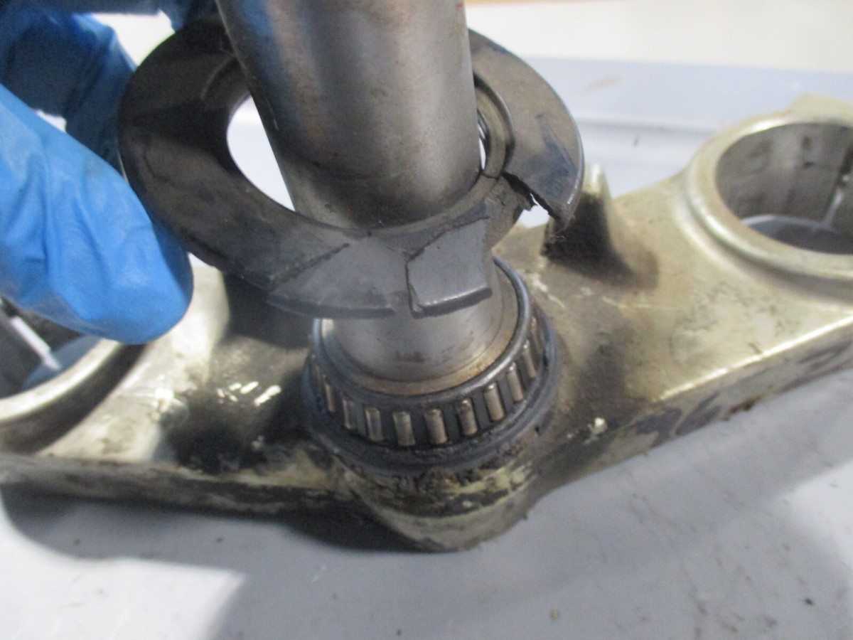 Under Fork Holder Steering Stem Bracket Fits: Kawasaki 94-97