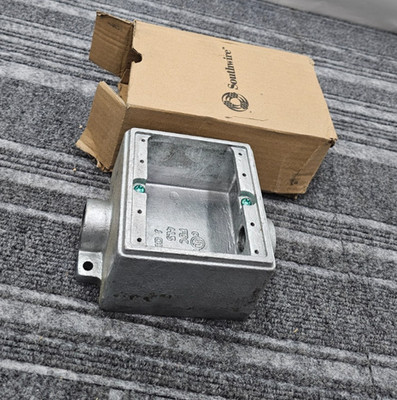 Southwire FDC 3/4'' 41.5 CU. IN. Double Gang FSC Box Dual Hub HDG Gray