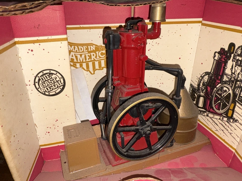 ERTL 1/8 SCALE IHC TITAN VERTICAL ENGINE DIECAST WITH BOX FREE SHIPPING - Image 2 of 4