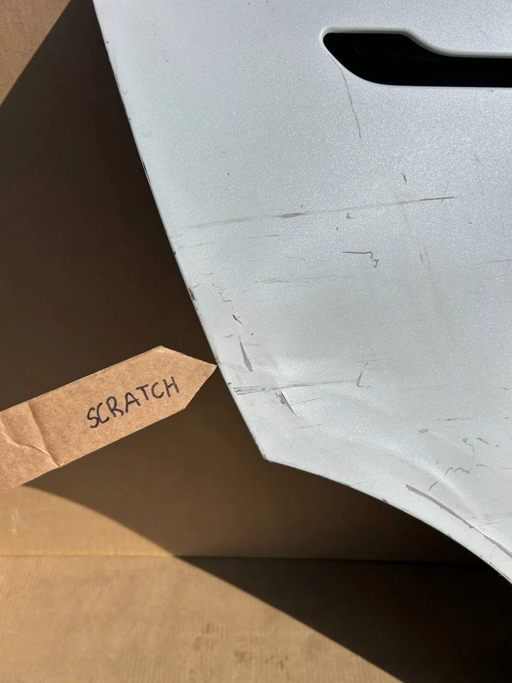 2020 - 2023 特斯拉 Model Y 右后门外壳 皮肤 白色 原始设备制造商 带凹痕 — 第 3/4 张图片