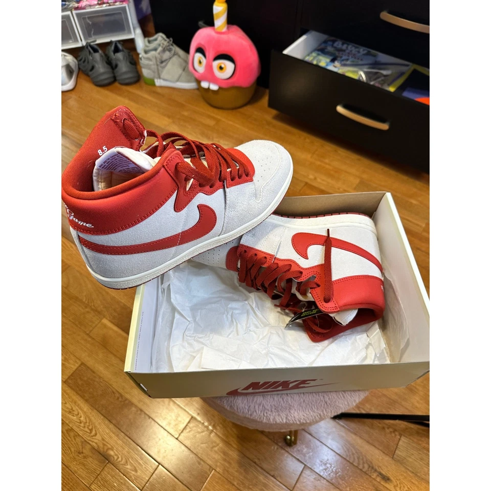 Jordan Air Ship PE SP Every Game Dune Red Size 8.5 - Image 2 of 4