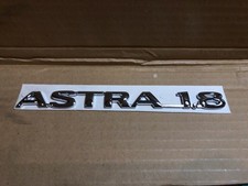 Original GM Opel Astra 1.8 Emblem Schriftzug Neu
