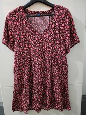 Old Navy Dress Womens L Red Short Sleeve Mini Swing Floral Deep Vneck Boho Beach