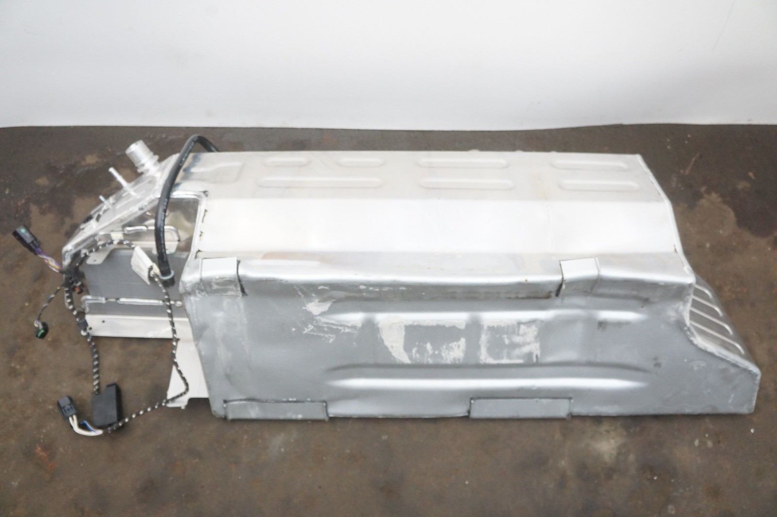 McLaren GT 2022 Fuel tank P/N 14KA085CP