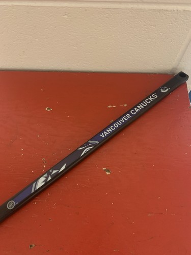 Andrei Kuzmenko Vancouver Canucks Autograph Mini Composite Hockey Stick Fanatics - Picture 2 of 6