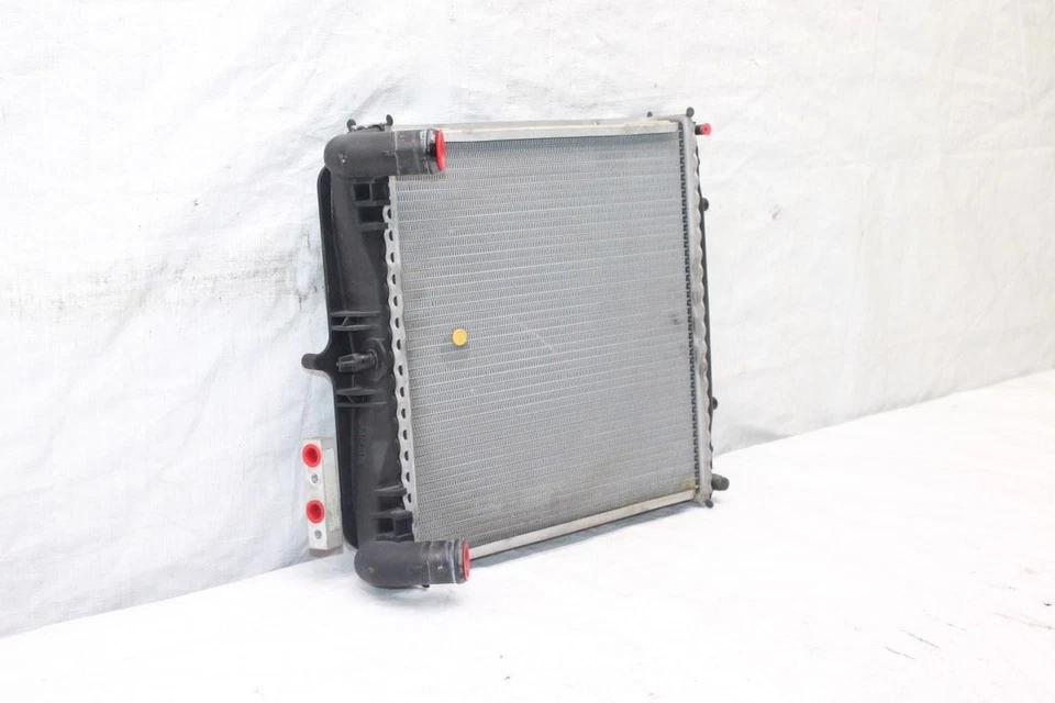 Porsche Boxster 986 1998 conv #395 radiador de refrigeración derecho con condensador de aire acondicionado Foto 2 de 4