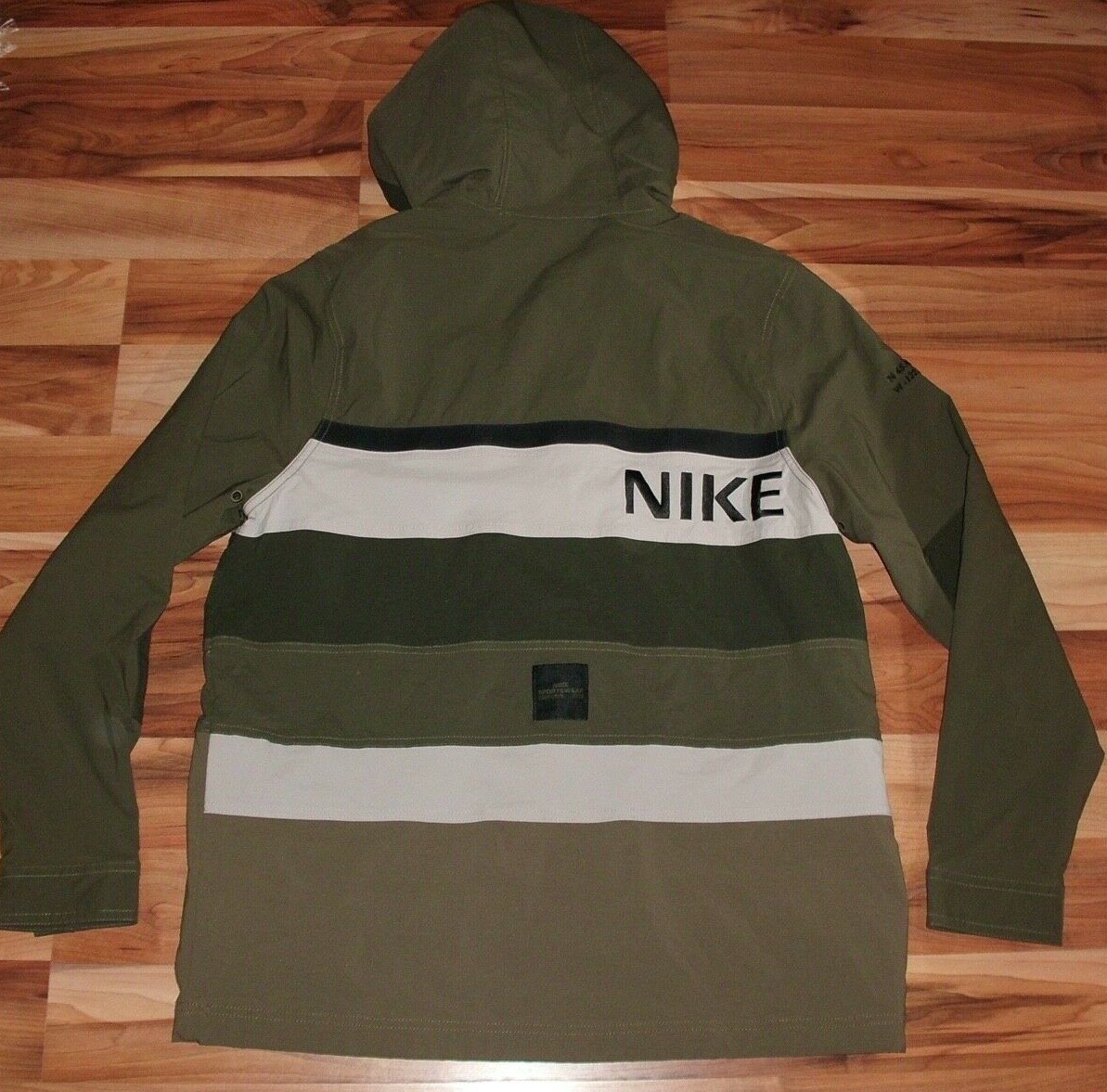 Nike NSW Utility Woven Cargo Hype Hike Jacket GREEN BLACK Nike NSW Utility Woven Cargo Hype Hike Jacket GREEN BLACK
