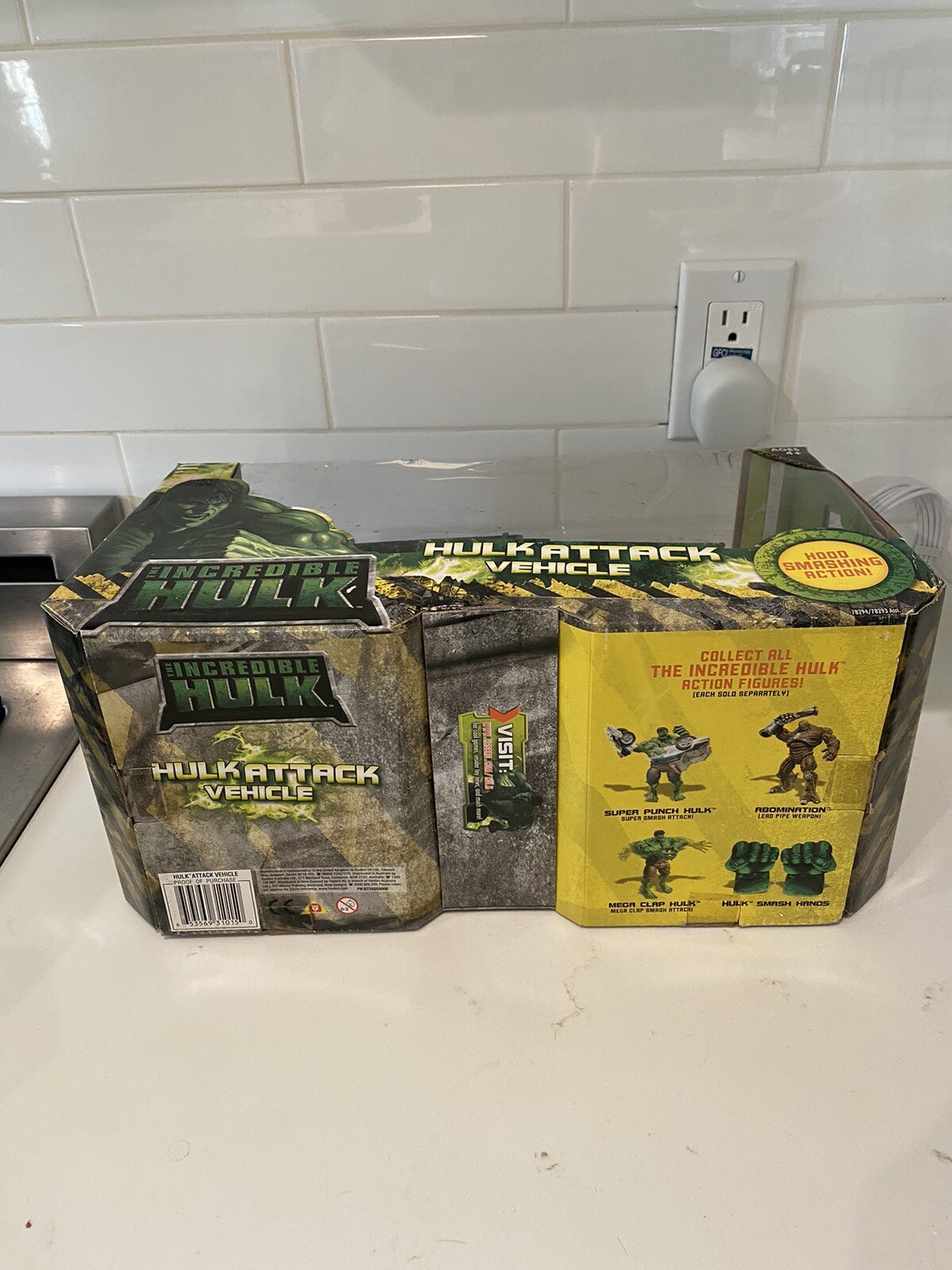 NIB Incredible Hulk Attack Vehicle Marvel Toy Vintage Action Figure
