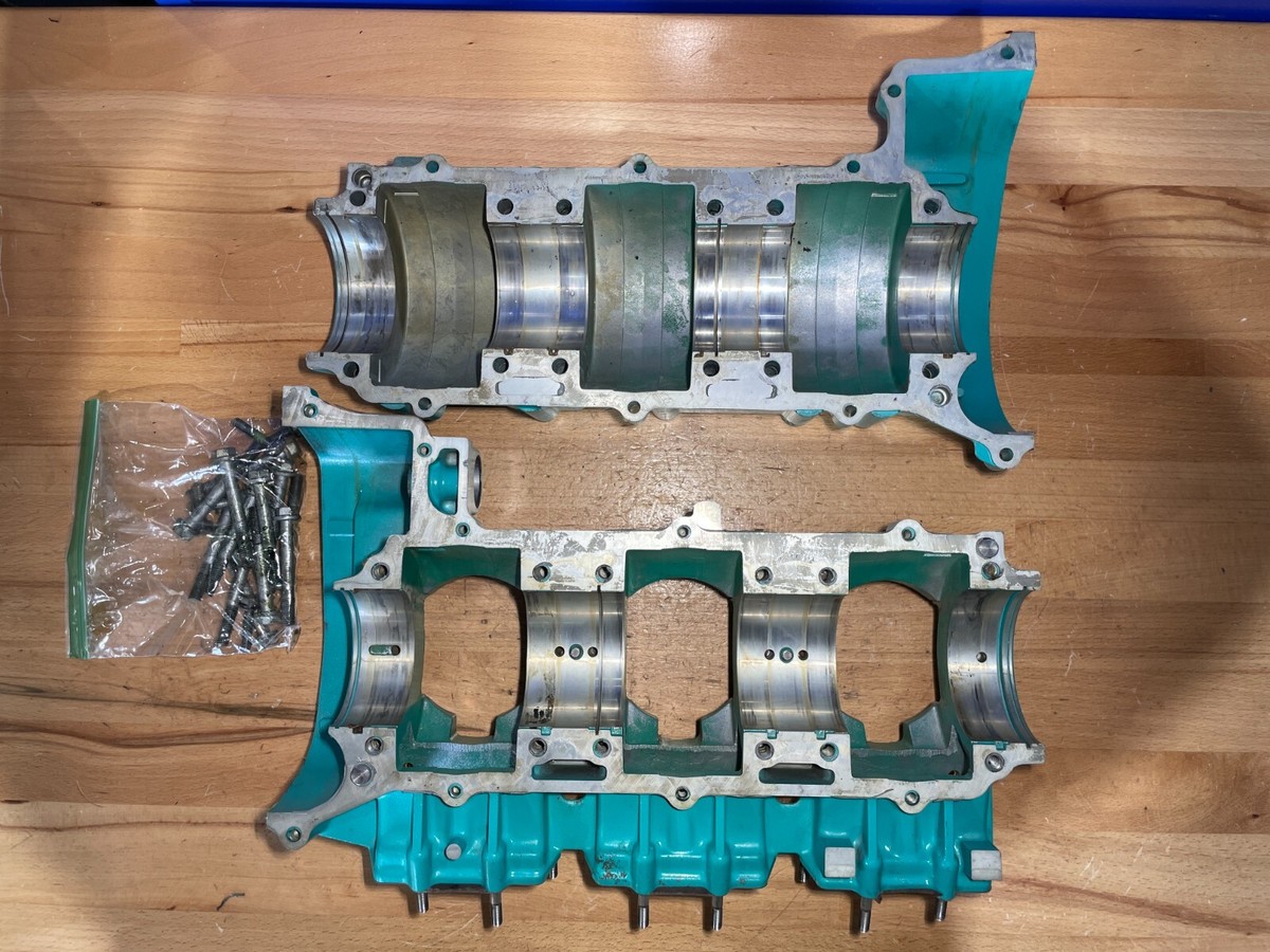 Kawasaki 1100 ZXi STX OEM Engine Block Crankcase Crank Case Set