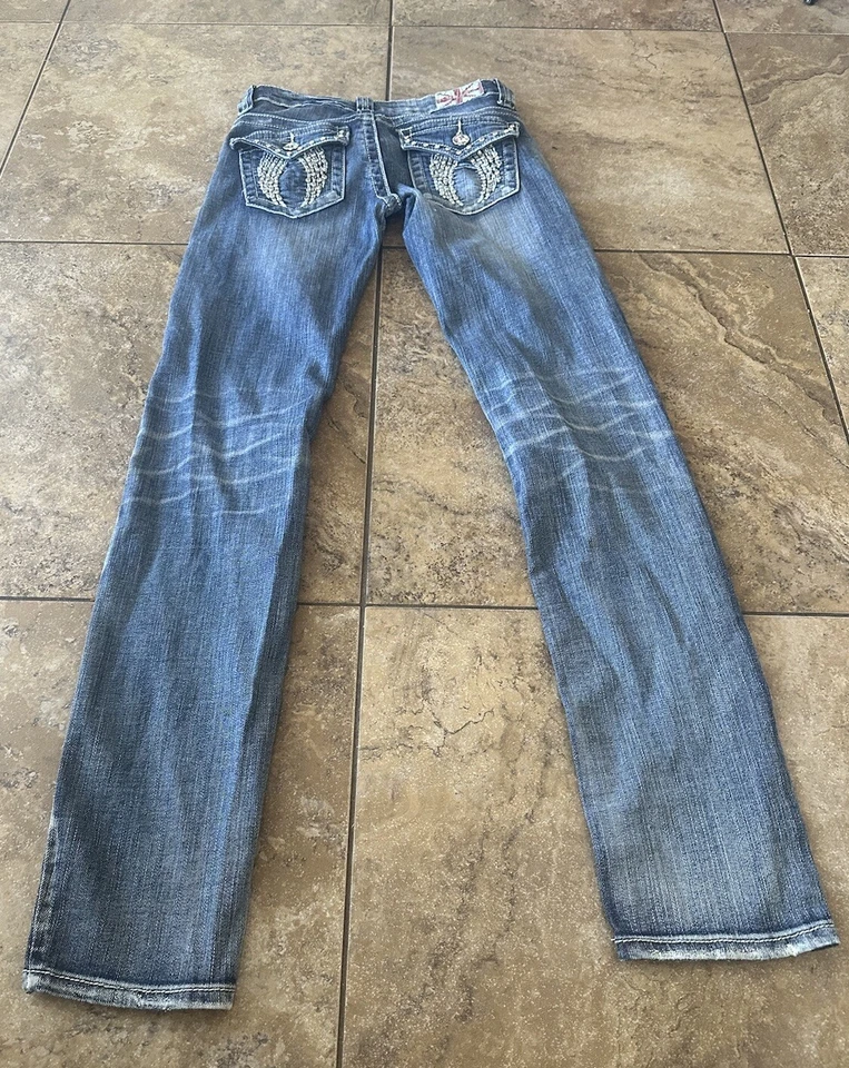 MACHINE Women's Novelle Mode Size 5 US28 IDistressed Straight Leg Mid Rise - Image 4 of 4