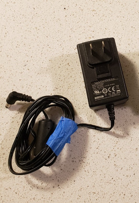 EDACPOWER EM1024PR Medical AC Adapter 12V 3A Power Supply Center Positive