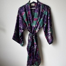 California Dynasty Women  s L Purple/Green Floral Robe 3/4 Sleeve V-Neck Tie