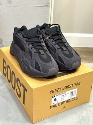 adidas Yeezy Boost 700 V2 Vanta US 8.5