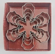 Wilton Christmas Snowflakes Cookie Cutter Set – 4 Pc Metal – Graduated Sizes