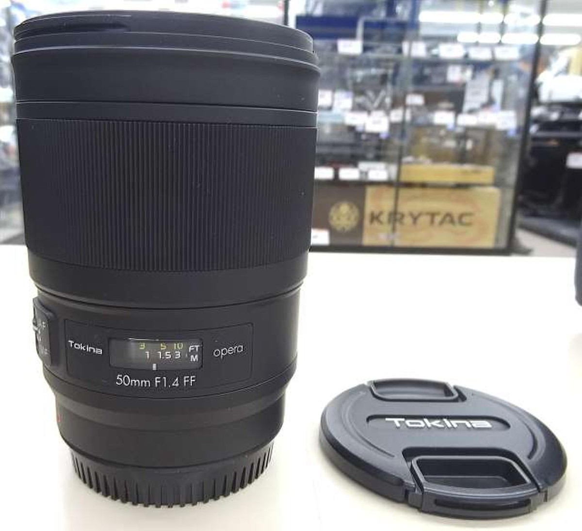 Tokina Opera 50Mm F1.4 Ff For Canon Standard Medium Tokina Opera 50Mm F1.4 Ff For Canon Standard Medium