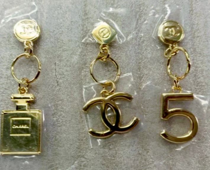 CHANEL Beauty VIP Gift2023 Holiday Charm Set of 3 Novelty CHANEL Beauty VIP Gift2023 Holiday Charm Set of 3 Novelty