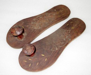 khadau wooden slipper