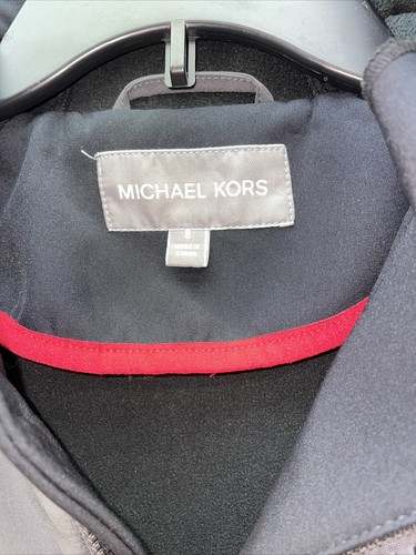 GIACCA FODERATA IN PILE CON CAPPUCCIO MICHAEL KORS TAGLIA 8 YOUTH NERO/GRIGIO - Foto 3 di 12