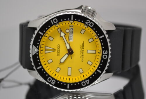 New Seiko SKXA35 Automatic Dive Urethane Strap Yellow Dial Men's Watch  - Picture 1 of 6