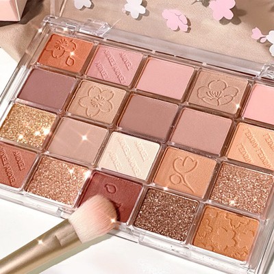 Palette 20 Glamour Lidschatten: Schimmer & Matt für ein Star Eye Make-up