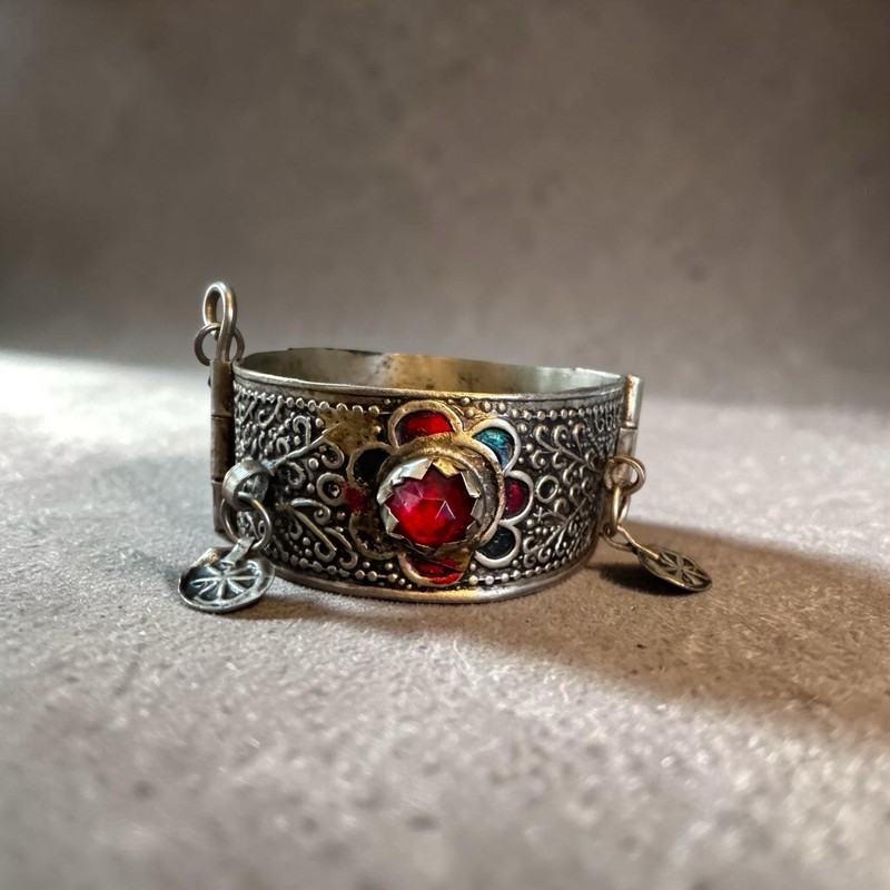 ****Estate Antique Moroccan Silver Bedouin Handcrafted Berber Ethnic Tuareg Cuff