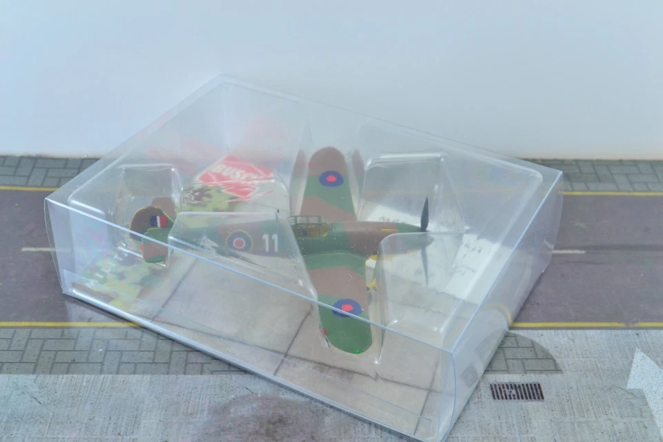 Avión capturado británico Busch 25011 Messerchmitt BF 109 F4 SEGUNDA GUERRA MUNDIAL HO escala 1:87 Foto 2 de 2