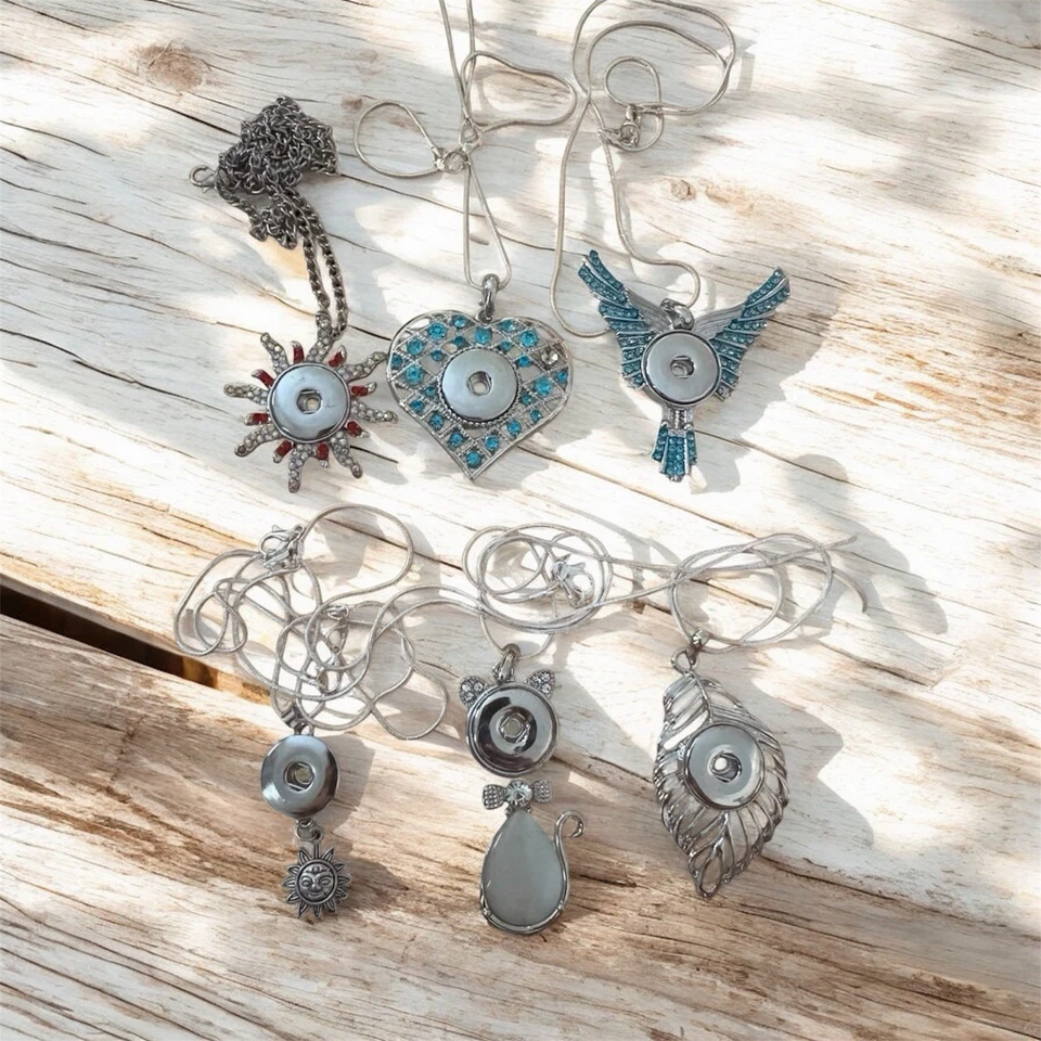 Silver Toned Snap Jewelry Lot with Charms - Image 3 of 4