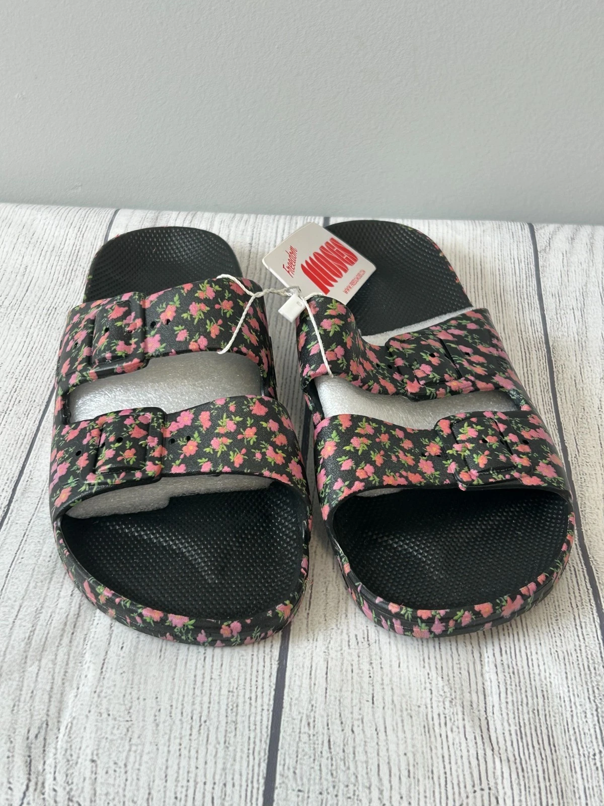 NWT Freedom Moses Slides Womens 8-9 Black Floral Double Strap Buckle Casual