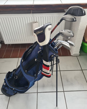 Set mit Titleist AP2 Eisen, 910 Driver, Holz, Hybid, Putter Odyssey, ... Bag