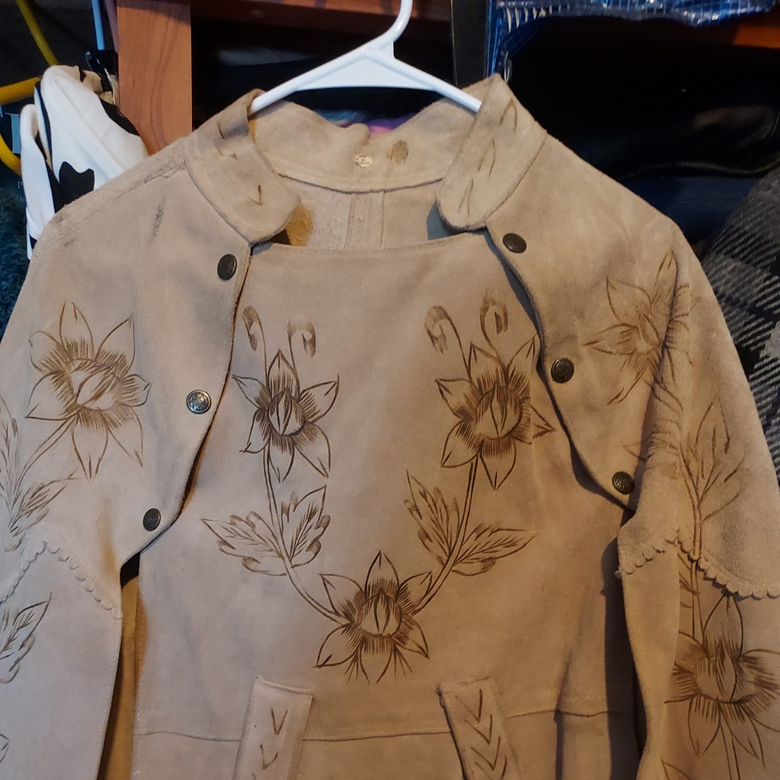 70’s Vintage Suede Floral Cape Capelet Floral Appliqué Hippy Chic Boho image 2