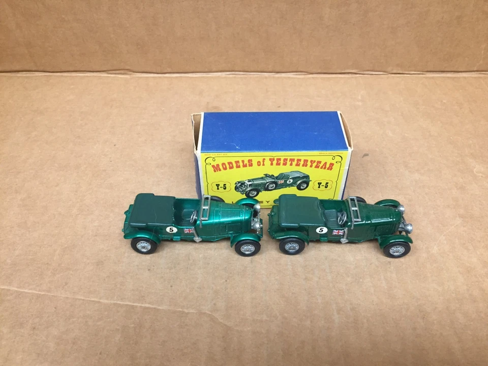 VINTAGE 1962 MATCHBOX MODELS OF YESTERYEAR Y-5 BENTLEY IN THE RARE APPLE GREEN - Image 2 of 4