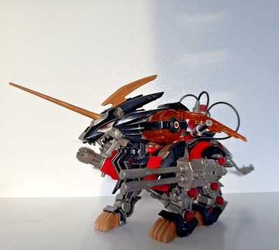 Zoids Energy Liger Figure #102 & Battle Cougar Hasbro Vintage 2001