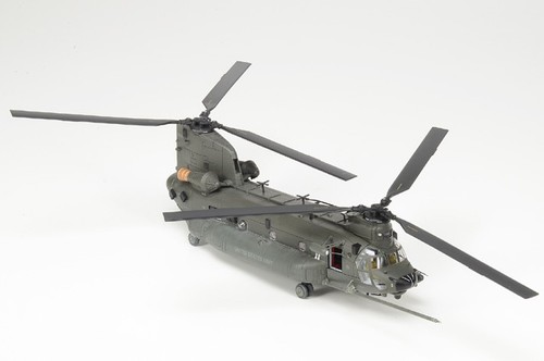 821005E Forces of Valor MH-47G Chinook 1/72 Model US Army 160th SOAR Night - Picture 2 of 2