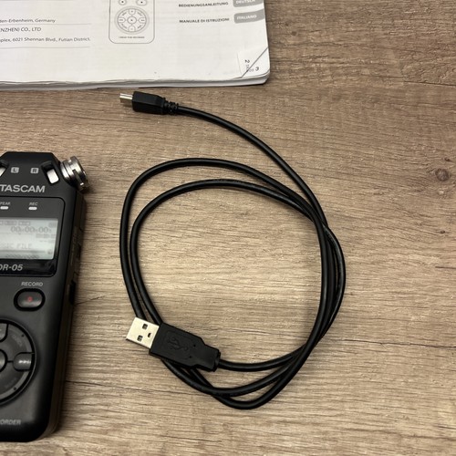 TASCAM DR-05 VER3 linear PCM Handy Recorder Black  - Picture 6 of 12