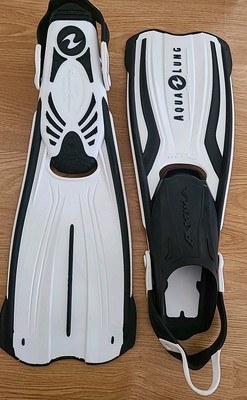 Aqua Lung Sport Amika Fins XS/Small Open Heel Adjustable White/Black Snorkel