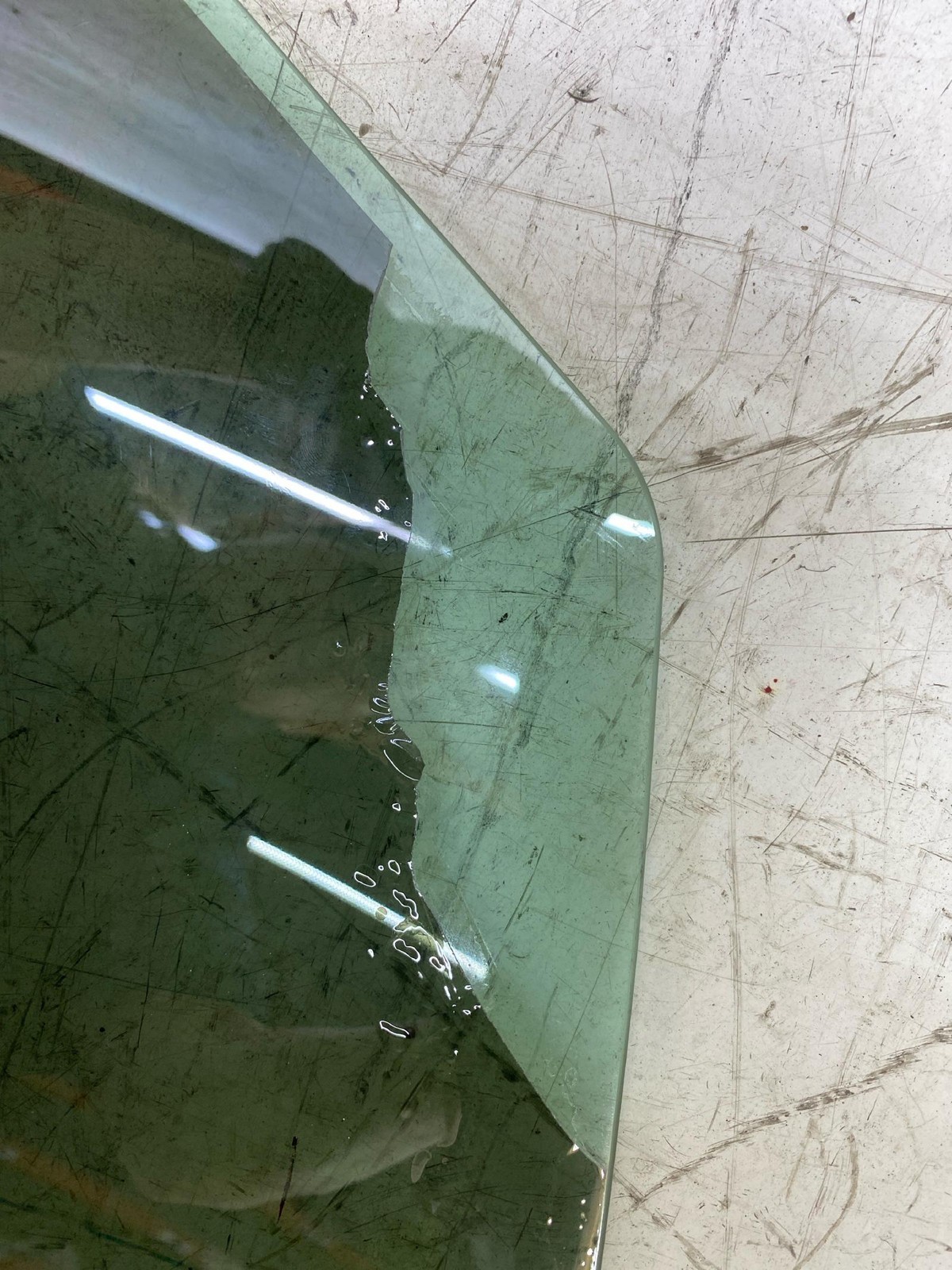 Aston Martin Vantage 2009 FRONT+RIGHT Door glass