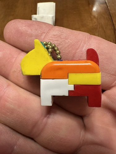 Keychain Puzzle Spunky Dog & Elephant Puzzle Scotty circa 1950's Plastic Trinket - 第 7/7 張圖片