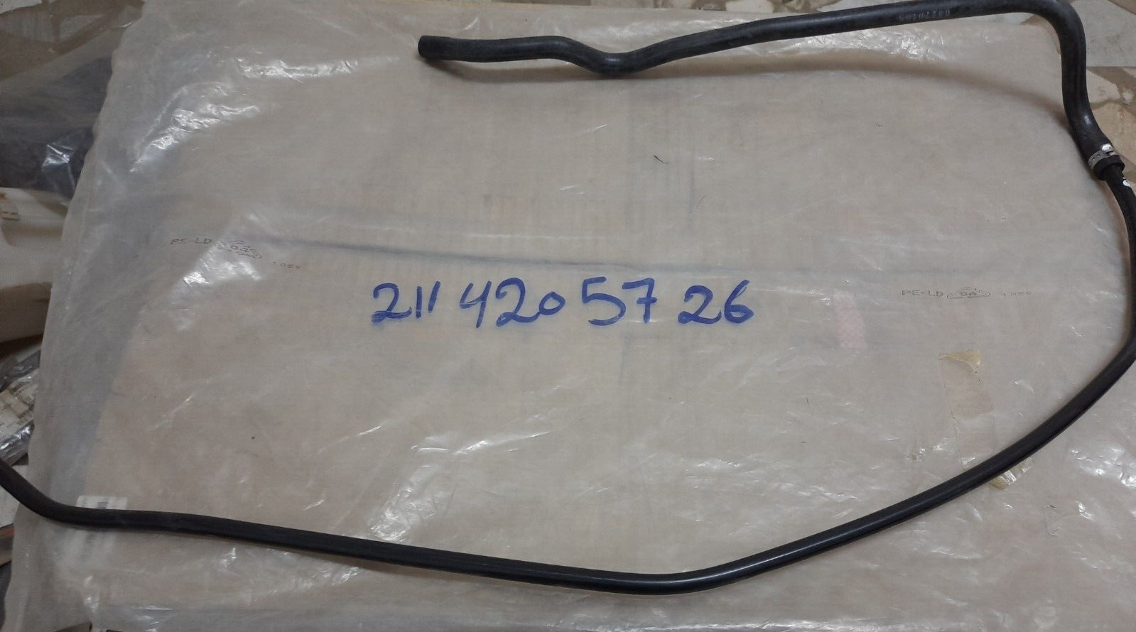 ORIGINAL Mercedes Suction Line hose brake booster A2114205726 