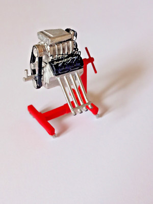Modell Chrysler V8 Kompressormotor im Maßstab 1:43, Weißmetall